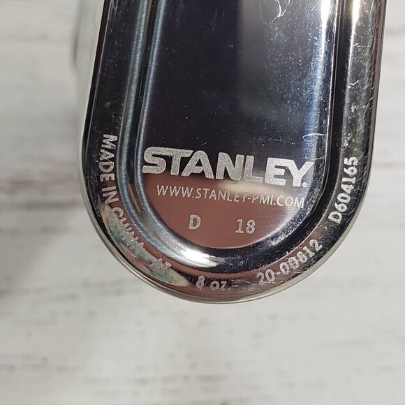 Stanley  The Easy Fill Flask Hammertone Green 8oz   excellent condition - Picture 4 of 4